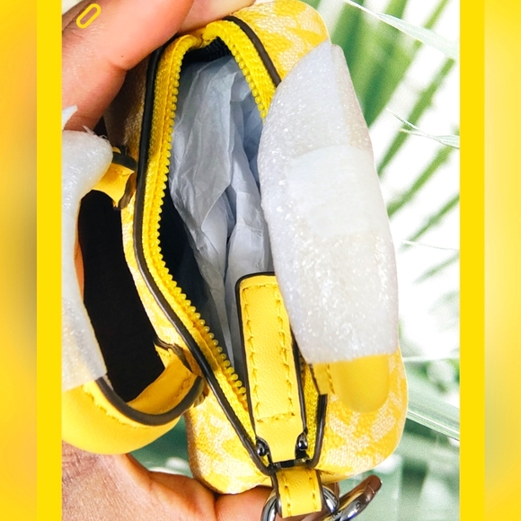 Michael Kors Micro duffle keyfob - Picture 3 of 3